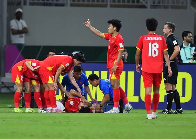 Đội ngũ hỗ trợ khách hàng FCB8 chuyên nghiệp